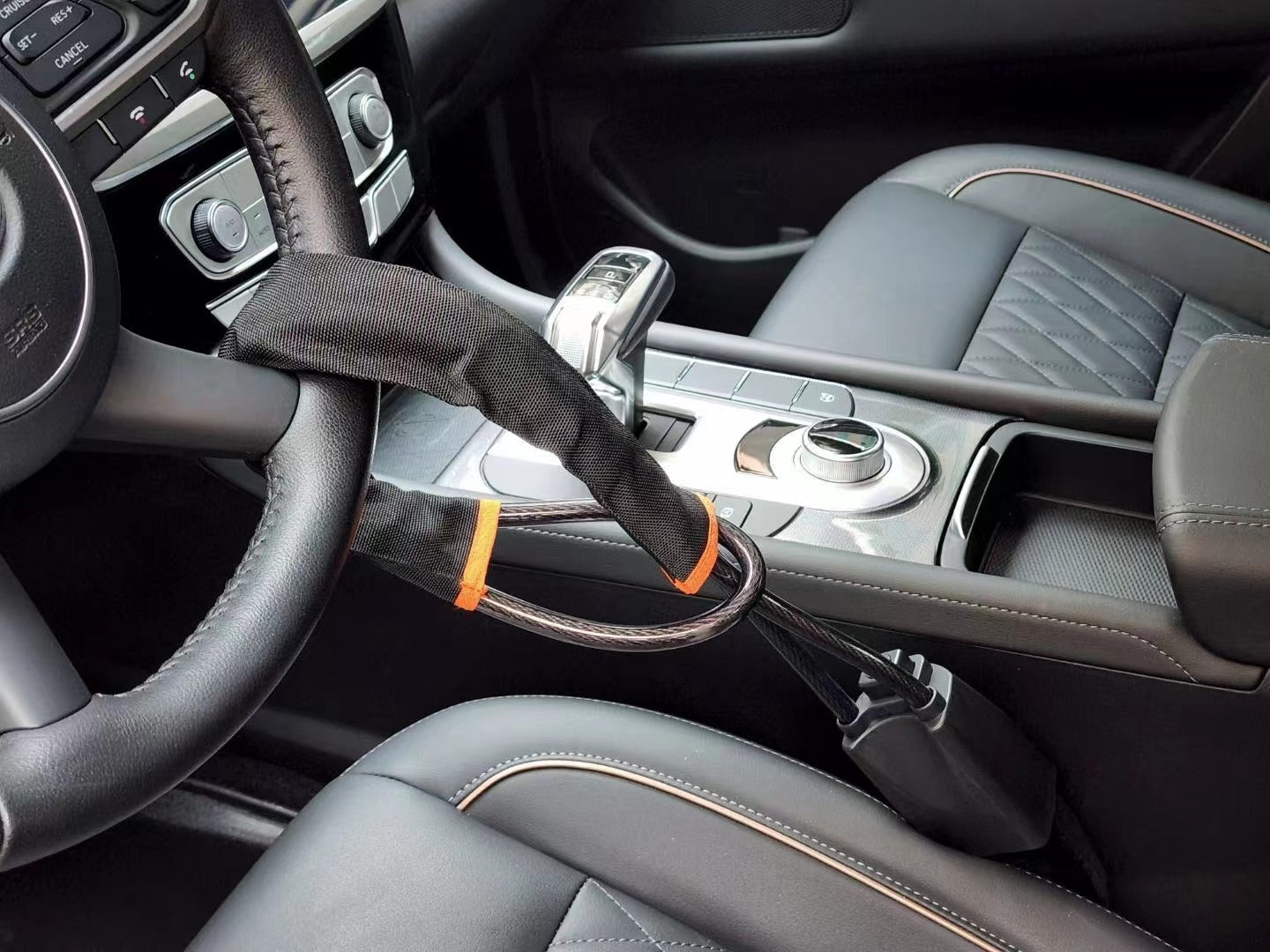 🔒 “Steering Wheel Lock – Anti-Theft Wire Rope 🛡️”